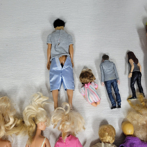 Vintage Barbie Dolls & More Toys Retro Brunette White Caucasian Doll Toy Clothes - Picture 12 of 12